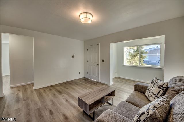 1112 SE 39th TER, Cape Coral, FL 33904
