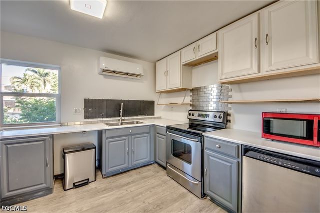 1112 SE 39th TER, Cape Coral, FL 33904