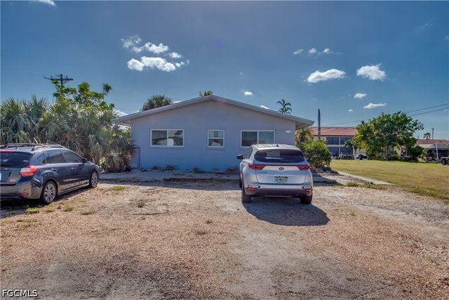 1112 SE 39th TER, Cape Coral, FL 33904