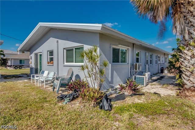1112 SE 39th TER, Cape Coral, FL 33904