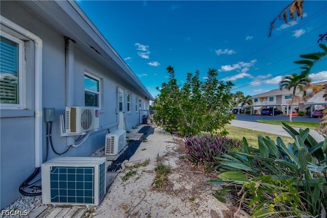 1112 SE 39th TER, Cape Coral, FL 33904