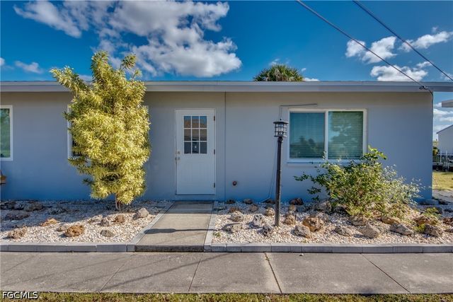 1112 SE 39th TER, Cape Coral, FL 33904