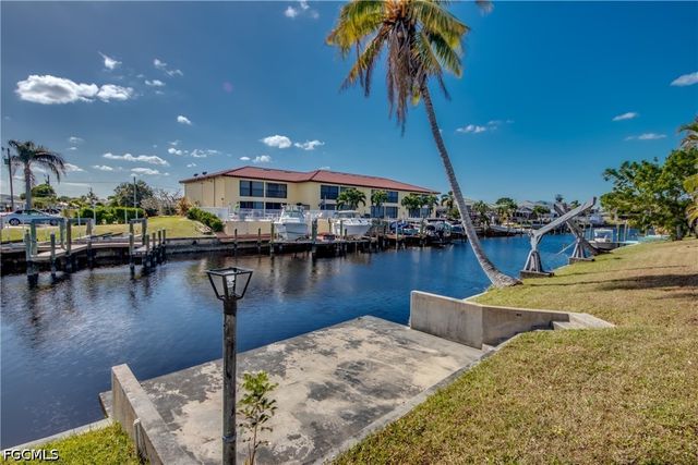 1112 SE 39th TER, Cape Coral, FL 33904