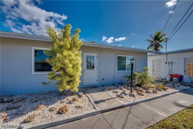 1112 SE 39th TER, Cape Coral, FL 33904