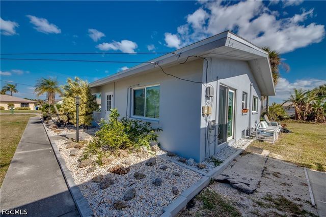 1112 SE 39th TER, Cape Coral, FL 33904