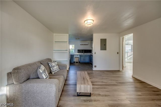 1112 SE 39th TER, Cape Coral, FL 33904