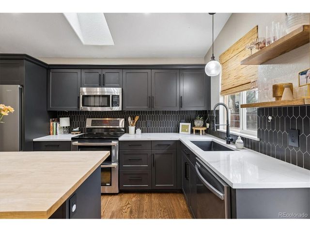 603 Hendee Ct, Erie, CO 80516