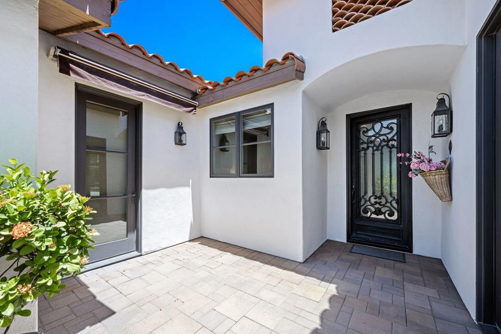 Image 5 of property listing at 48771 San Vicente Street, La Quinta, CA 92253