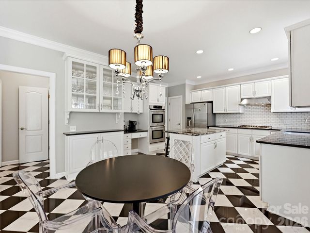 2805 Peverell Lane, Charlotte, NC 28270