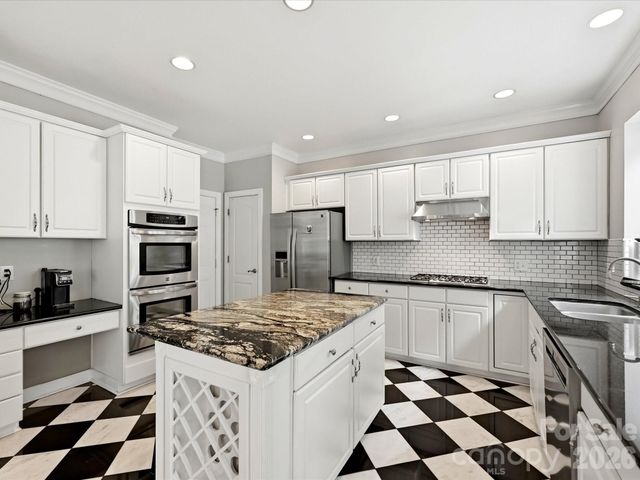 2805 Peverell Lane, Charlotte, NC 28270