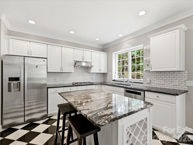 2805 Peverell Lane, Charlotte, NC 28270