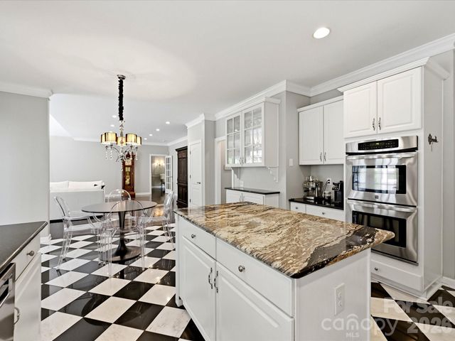 2805 Peverell Lane, Charlotte, NC 28270