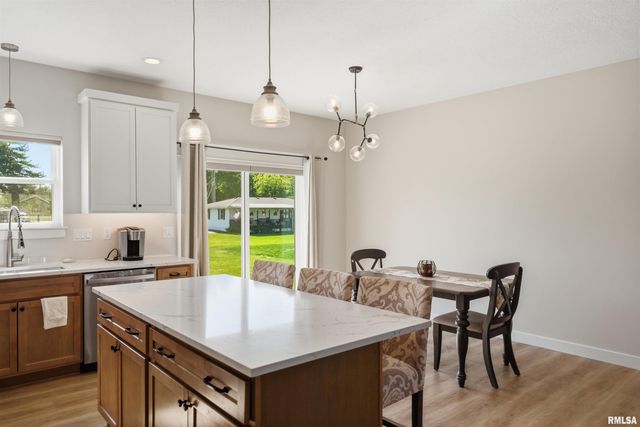 215 CYPRESS Point, Washington, IL 61571