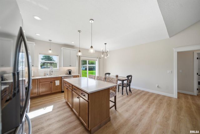 215 CYPRESS Point, Washington, IL 61571