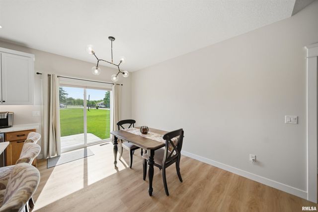 215 CYPRESS Point, Washington, IL 61571