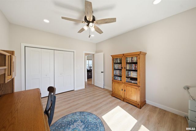 215 CYPRESS Point, Washington, IL 61571