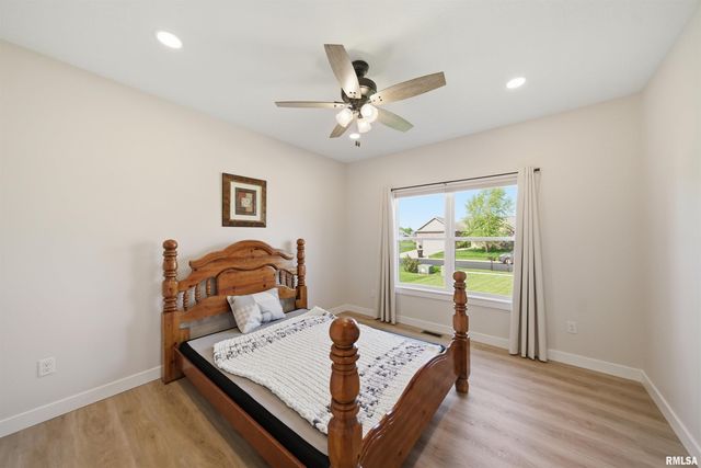 215 CYPRESS Point, Washington, IL 61571