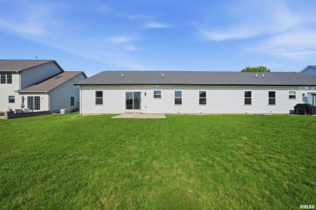 215 CYPRESS Point, Washington, IL 61571