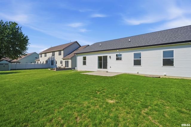 215 CYPRESS Point, Washington, IL 61571