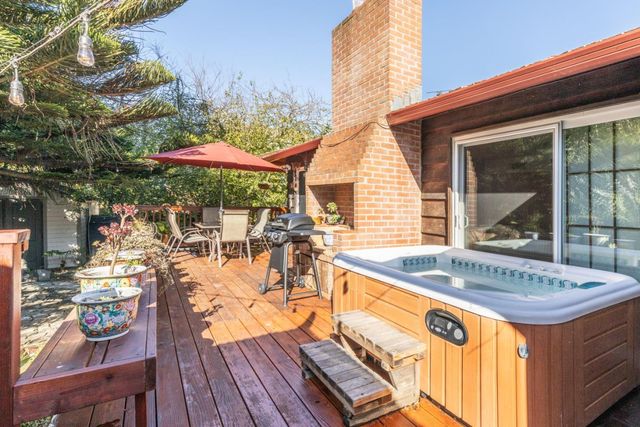 530 Rockaway Beach Avenue, Pacifica, CA 94044