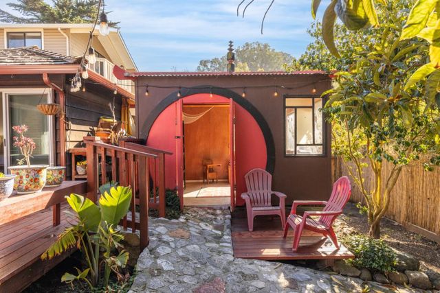 530 Rockaway Beach Avenue, Pacifica, CA 94044