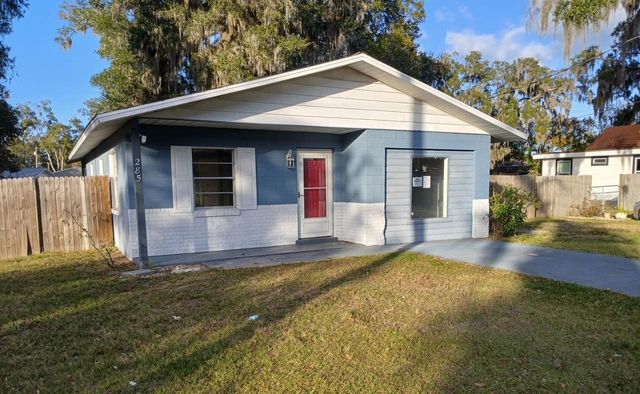 285 E LAKE STREET, Umatilla, FL 32784