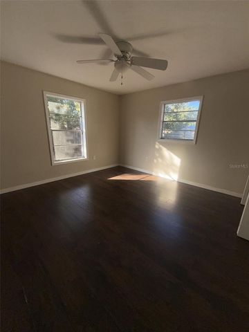 285 E LAKE STREET, Umatilla, FL 32784