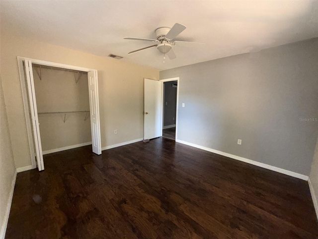 285 E LAKE STREET, Umatilla, FL 32784