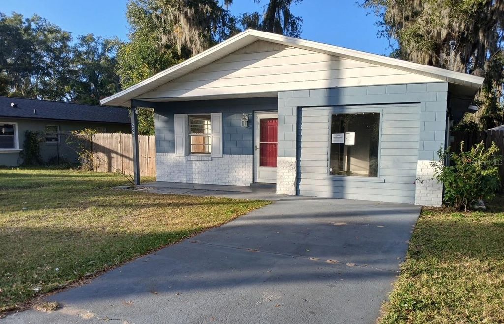 285 E LAKE STREET, Umatilla, FL 32784