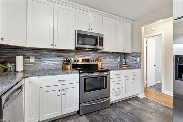 3 Artillery PL, Newport News, VA 23608