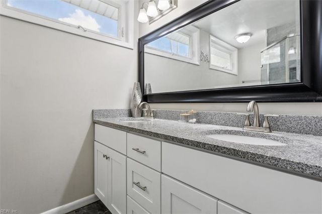 3 Artillery PL, Newport News, VA 23608