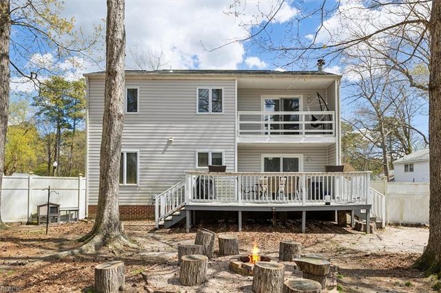 3 Artillery PL, Newport News, VA 23608