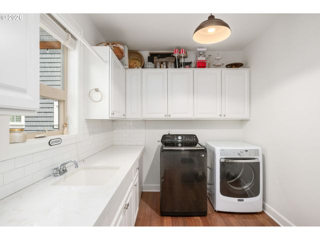 6437 Sw RALEIGHWOOD Ct, Portland, OR 97221