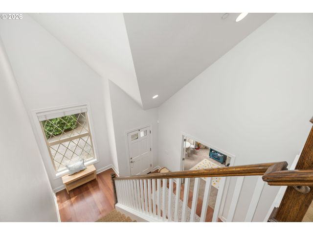 6437 Sw RALEIGHWOOD Ct, Portland, OR 97221