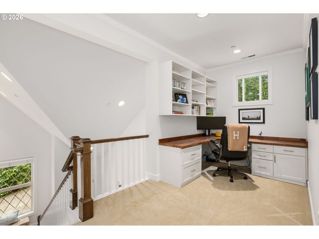 6437 Sw RALEIGHWOOD Ct, Portland, OR 97221