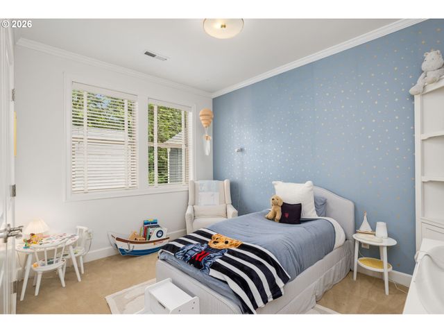 6437 Sw RALEIGHWOOD Ct, Portland, OR 97221