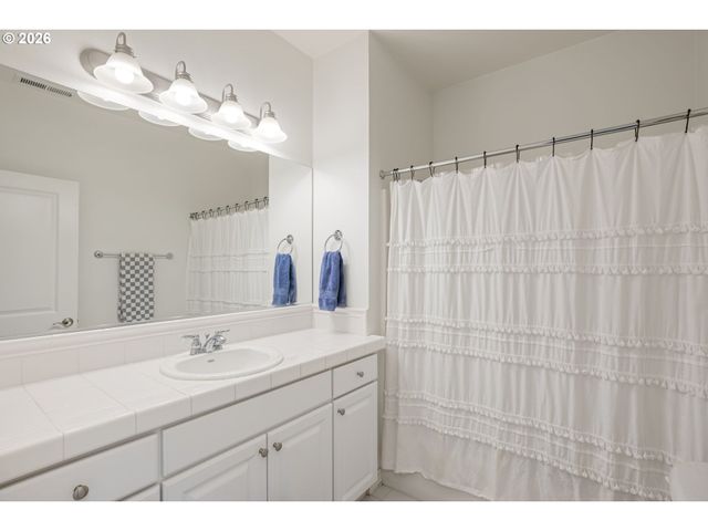 6437 Sw RALEIGHWOOD Ct, Portland, OR 97221