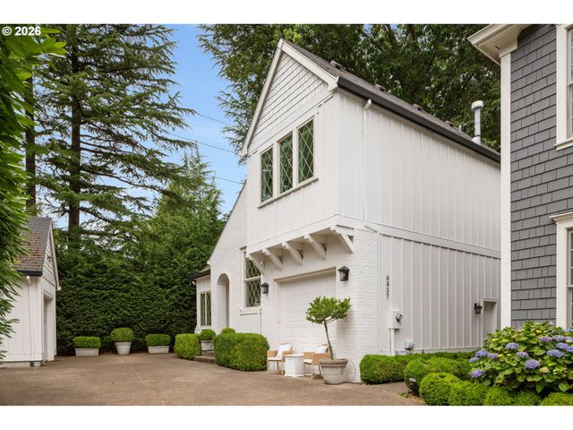 6437 Sw RALEIGHWOOD Ct, Portland, OR 97221