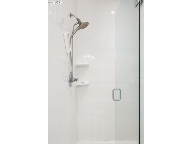 6437 Sw RALEIGHWOOD Ct, Portland, OR 97221