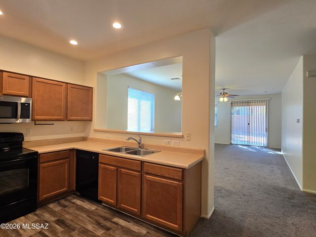 3303 S Lakeside Ridge Loop, Tucson, AZ 85730
