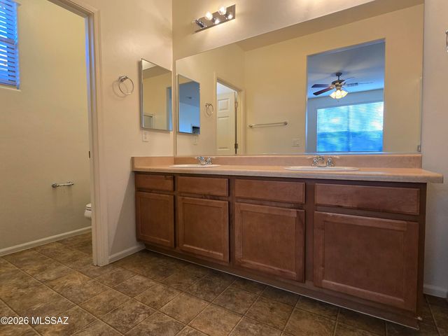 3303 S Lakeside Ridge Loop, Tucson, AZ 85730