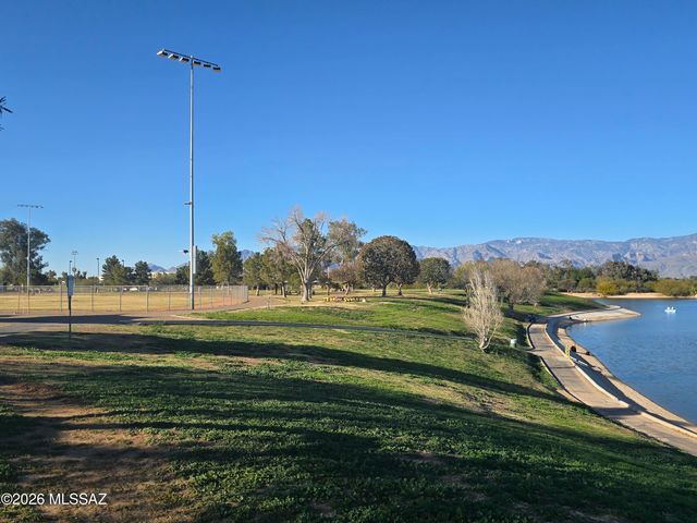 3303 S Lakeside Ridge Loop, Tucson, AZ 85730