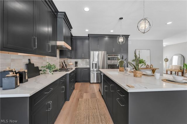 6916 S Raccoon Road, Canfield, OH 44406