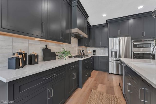 6916 S Raccoon Road, Canfield, OH 44406