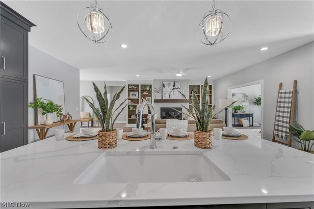 6916 S Raccoon Road, Canfield, OH 44406