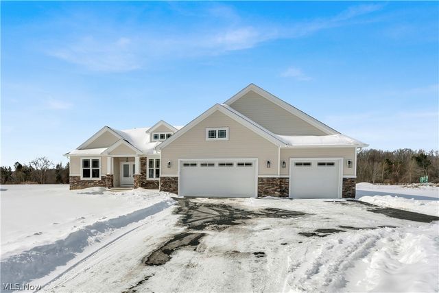 6916 S Raccoon Road, Canfield, OH 44406