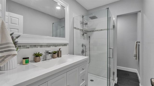 2633 HANDLEY BOULEVARD, Lakeland, FL 33803