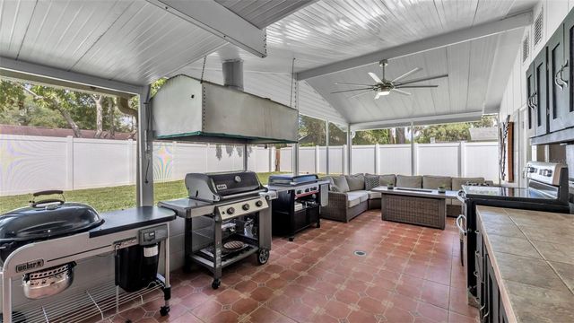 2633 HANDLEY BOULEVARD, Lakeland, FL 33803