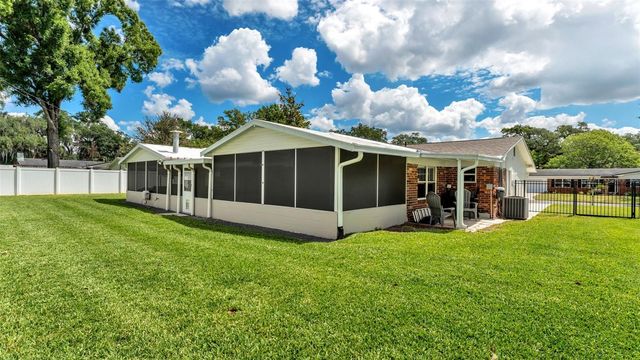 2633 HANDLEY BOULEVARD, Lakeland, FL 33803