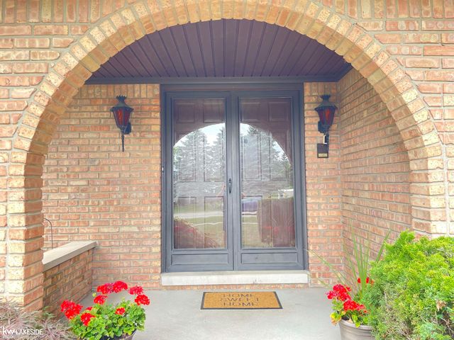 53971 Shelby Road, Shelby Twp, MI 48316